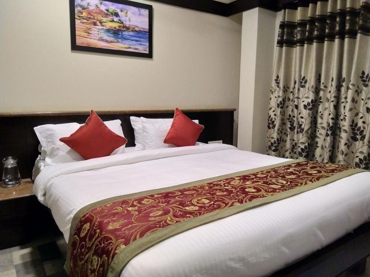 S R Plaza At Delhi Airport Hotel New Delhi Exterior photo